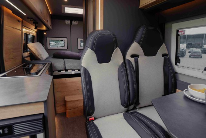 Pössl Roadstar X Le fourgon passe partout sur Mercedes Sprinter 4x4