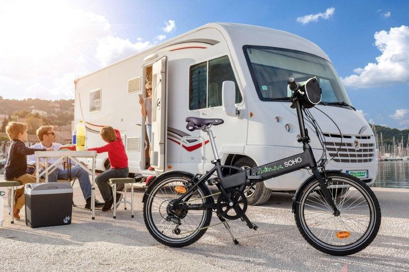 Un velo electrique pliant ideal en camping car Equipements et accessoires Camping car Magazine