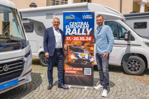 Werner Vaterl, directeur des opérations chez Knaus Tabbert AG, et Andreas Bachmeier, directeur général de CER (Rallye d'Europe centrale)