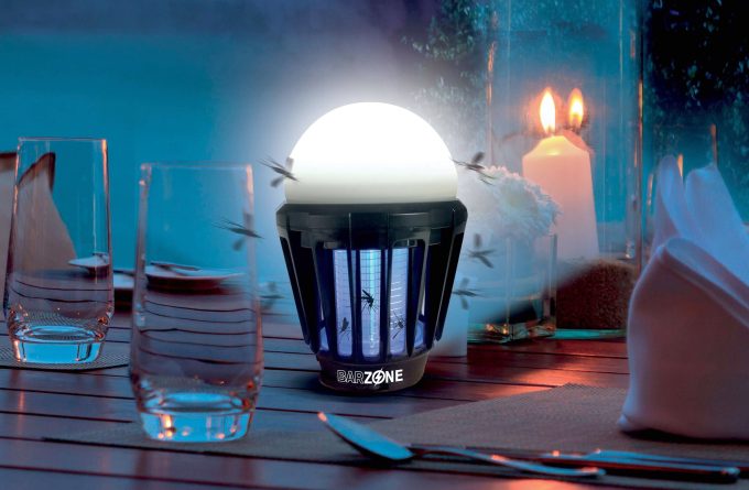 Jardiland - 🔸 Lampe LED nomade anti-moustiques 2-en-1 : La